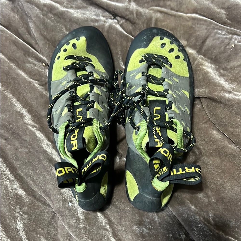 La Sportiva Kids Climbing Shoes - Black and Green